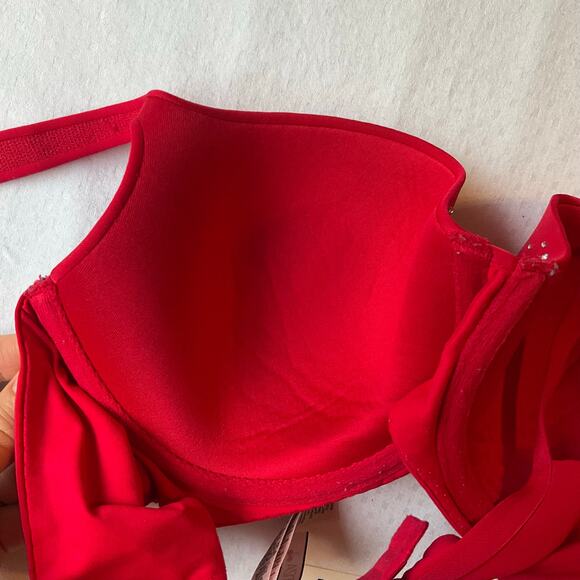 La Senza Women Sexy Wired Back Closure Bra size 34C, Red, w Rhinestones - Picture 6 of 7